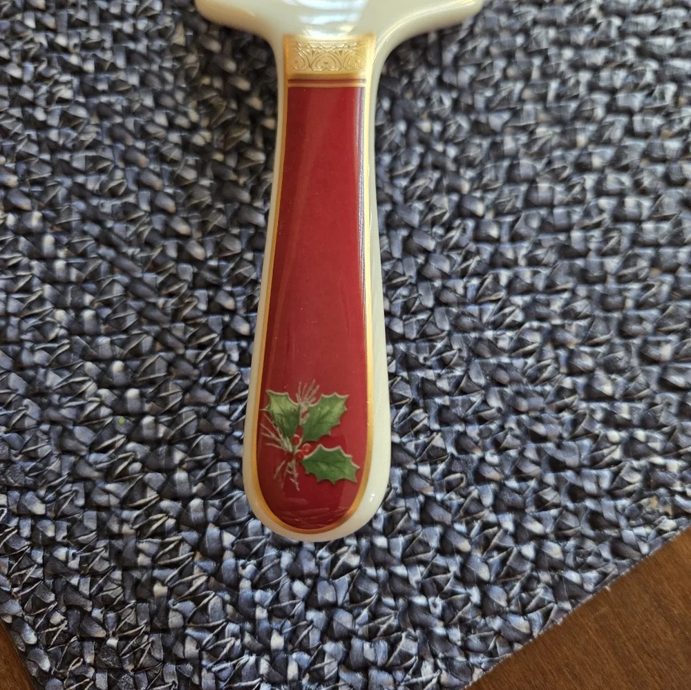 Mikasa Palatial Holly Gold Ceramic Cake Server